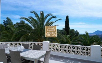 Уютная вилла с прекрасным видом на море и Альтею.